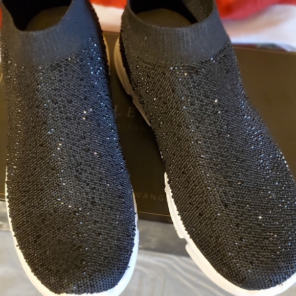 Sneakers - Picture 2 of 6